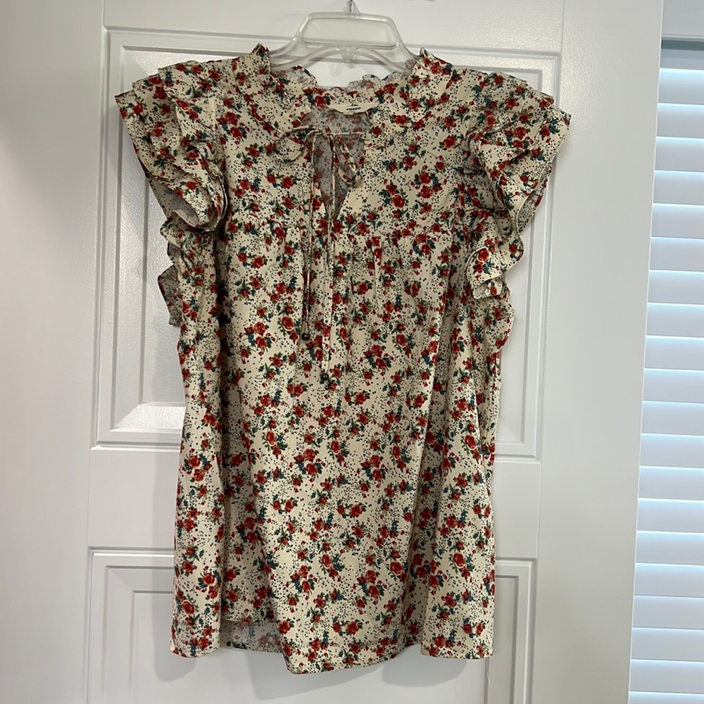 EUC Entro ruffle top